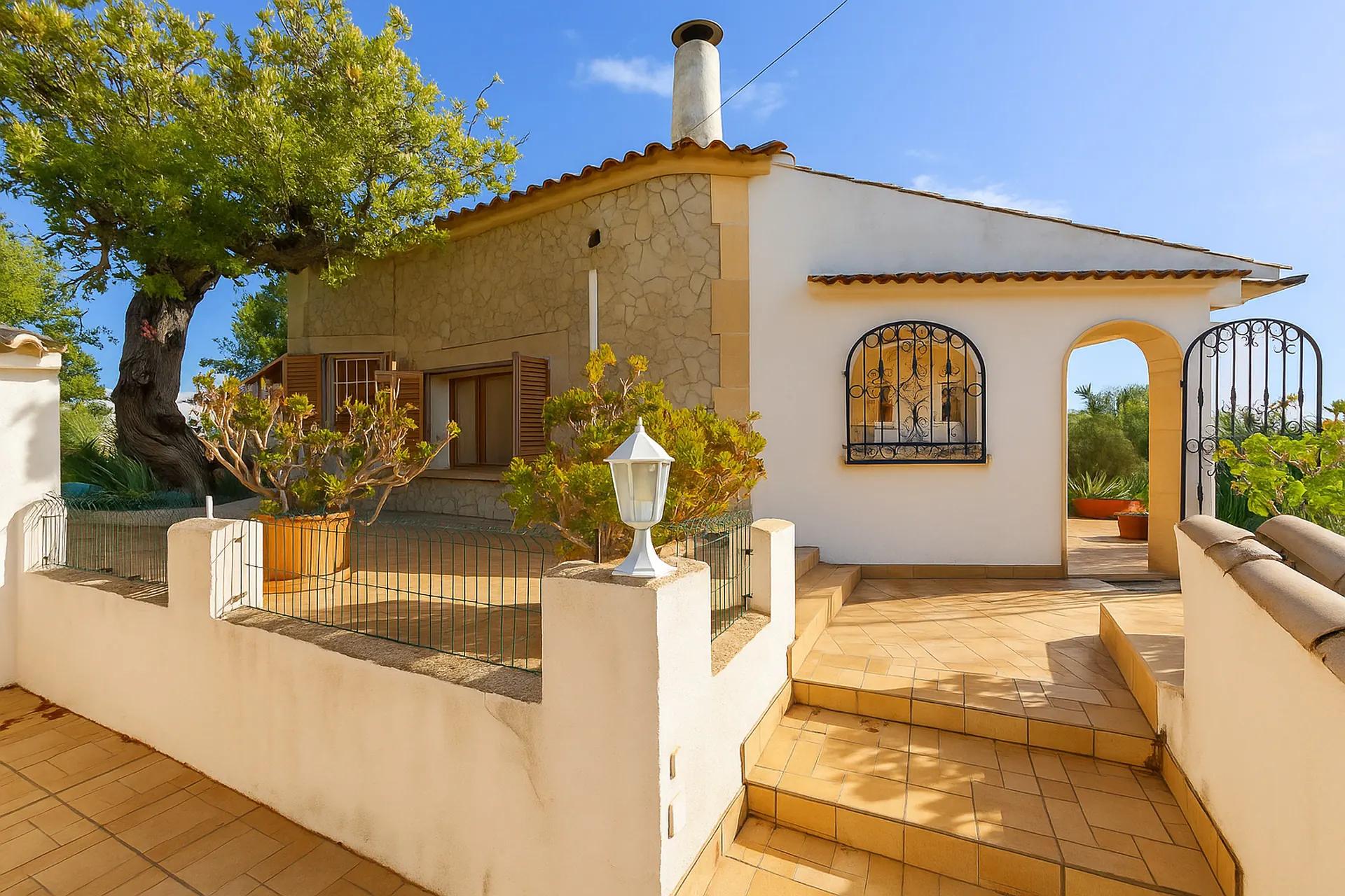 Villa for sale in Campanet, North Mallorca — Chalet on mountain top with sea views near Campanet