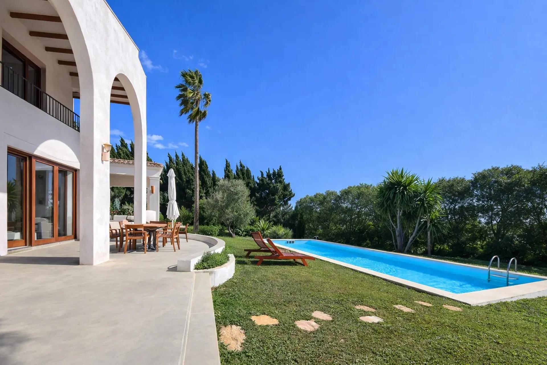Finca for sale in Alcudia, North Mallorca — Modernized Finca with pool, privacy and holiday license near Alcudia